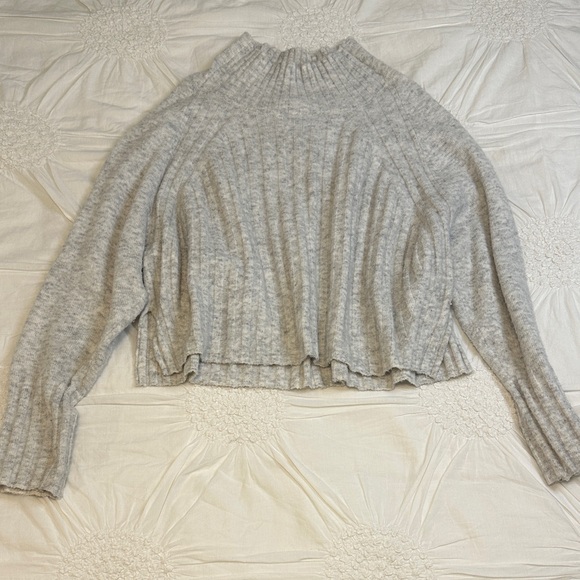 Topshop Light Gray Cropped Mockneck Sweater - Picture 1 of 9